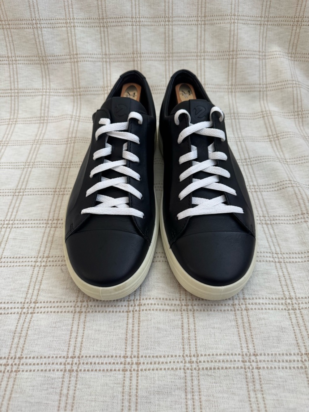 Black Leather ECCO Soft 7 Low-Top Sneakers Size 43 ~ US 9-9.5